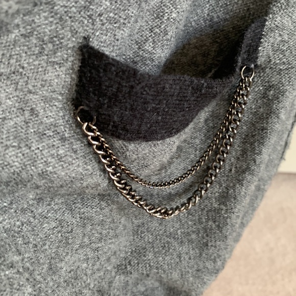 Cardigan in Size small - Picture 3 of 4